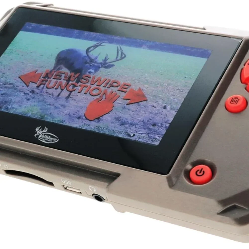 WILDGAME INNOVATIONS Trail Pad Swipe VU60 SD Card Viewer Batteries & 2 SD Cards